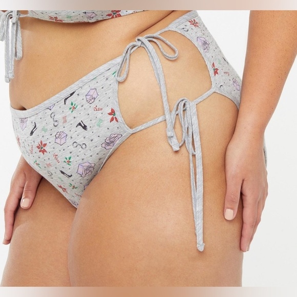 Savage x fenty TIS THE SAVAGE HOT SHORT - Picture 3 of 5